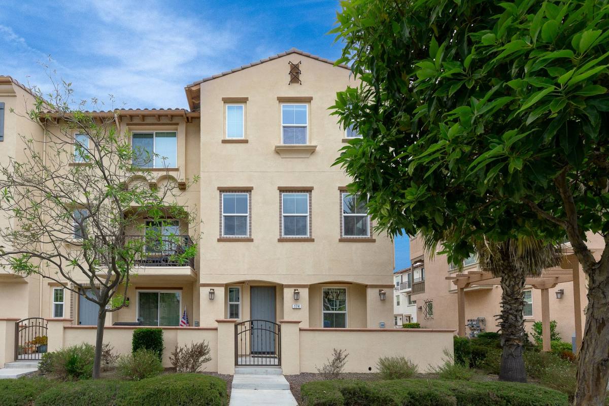 Townhouse for rent at 174 Prairie St, Camarillo, CA 93010