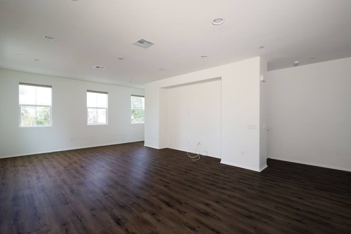 Townhouse for rent at 174 Prairie St, Camarillo, CA 93010