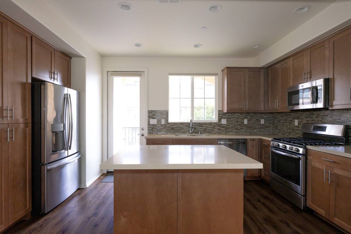 Townhouse for rent at 174 Prairie St, Camarillo, CA 93010