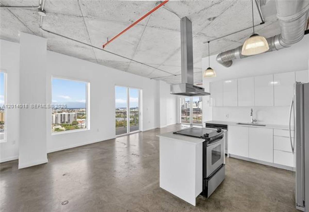 Apartment for rent at 10 SW S River Dr, Miami, FL 33130