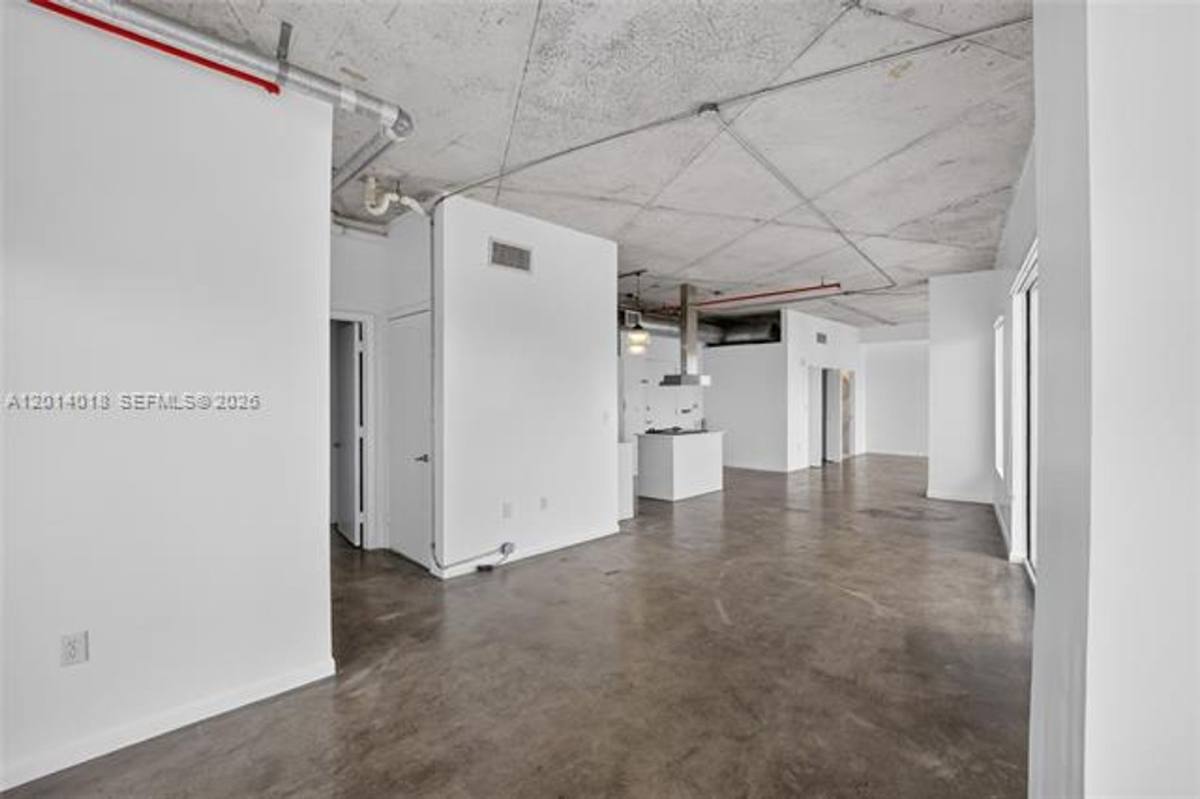 Apartment for rent at 10 SW S River Dr, Miami, FL 33130