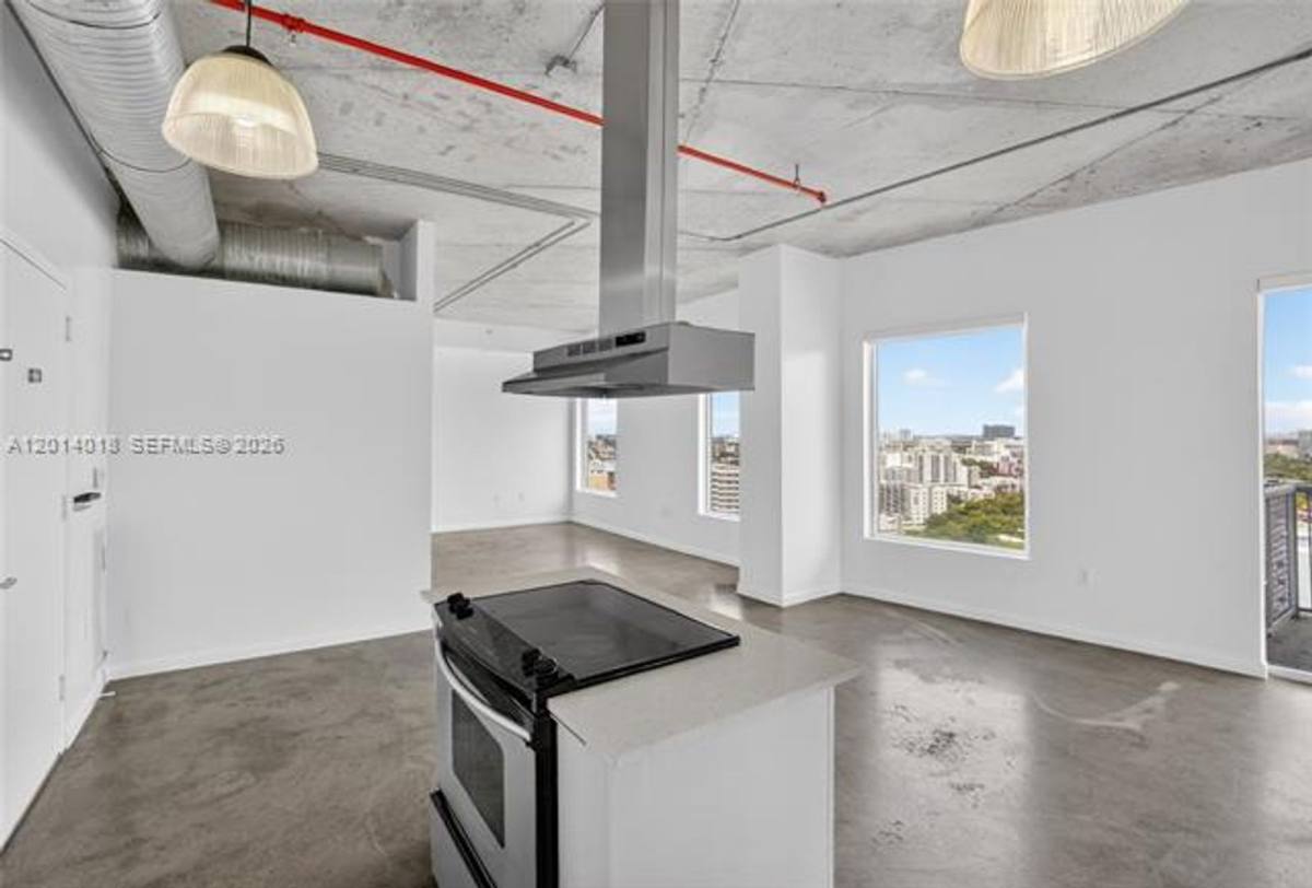 Apartment for rent at 10 SW S River Dr, Miami, FL 33130