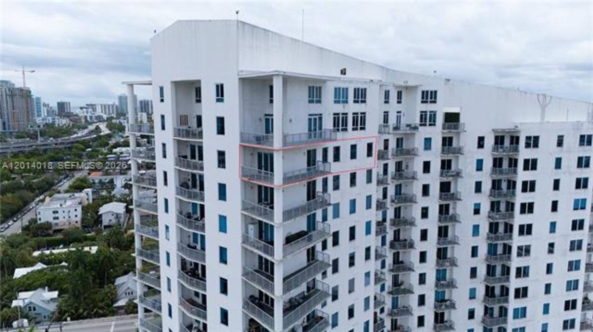 Apartment for rent at 10 SW S River Dr, Miami, FL 33130