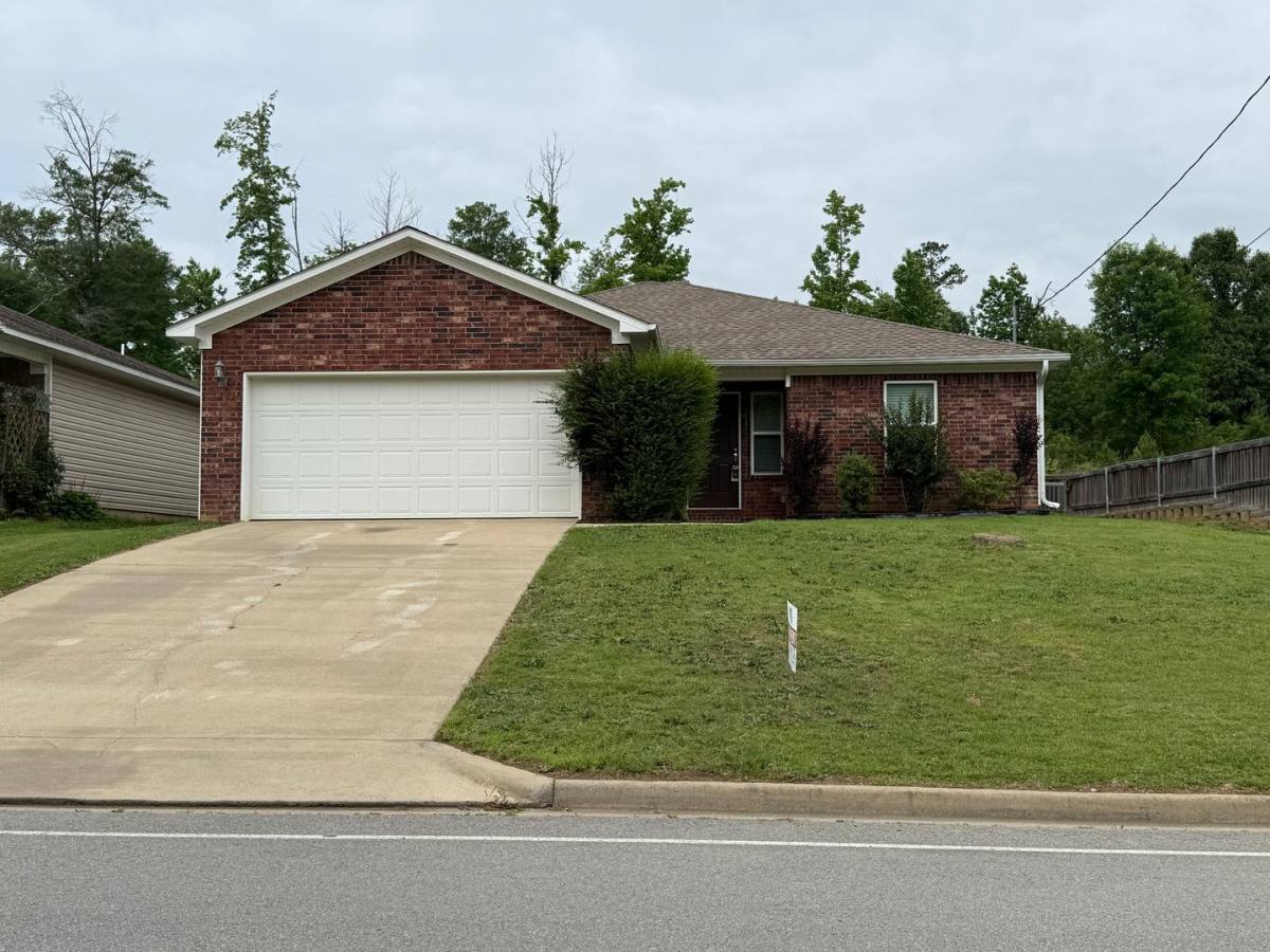 House for rent at 415 S Shady Lane, Benton, AR 72015