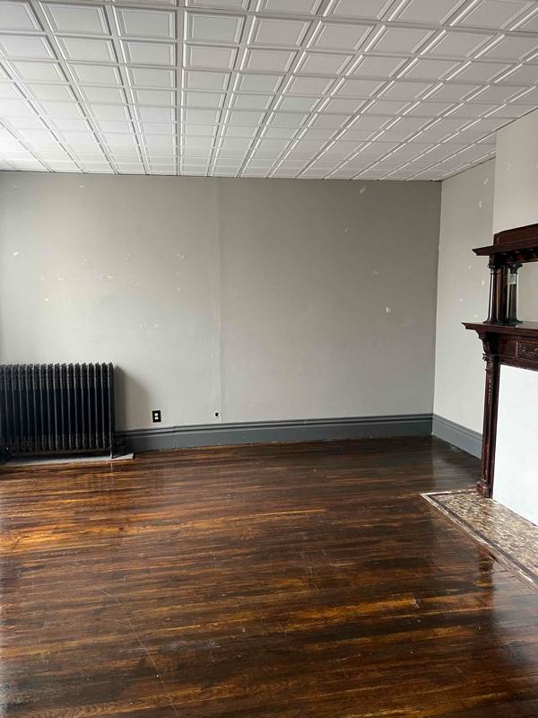 Apartment for rent at 121 S Pennsylvania Ave #2, Greensburg, PA 15601