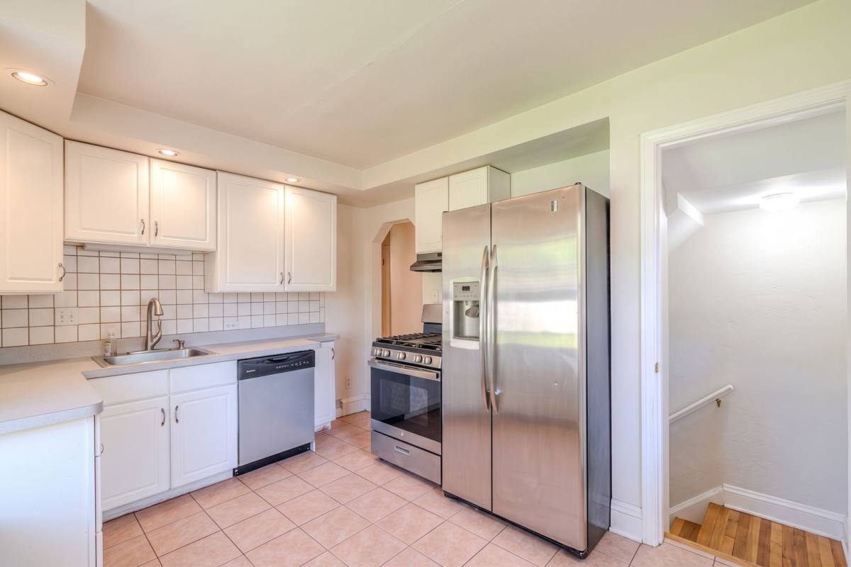 House for rent at 3224 N Altadena Ave, Royal Oak, MI 48073