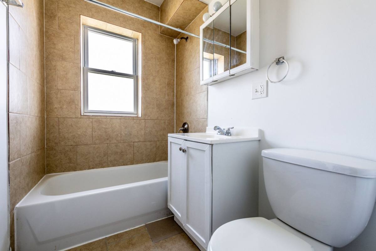 Apartment for rent at 6104 S Campbell Ave, Chicago, IL 60629
