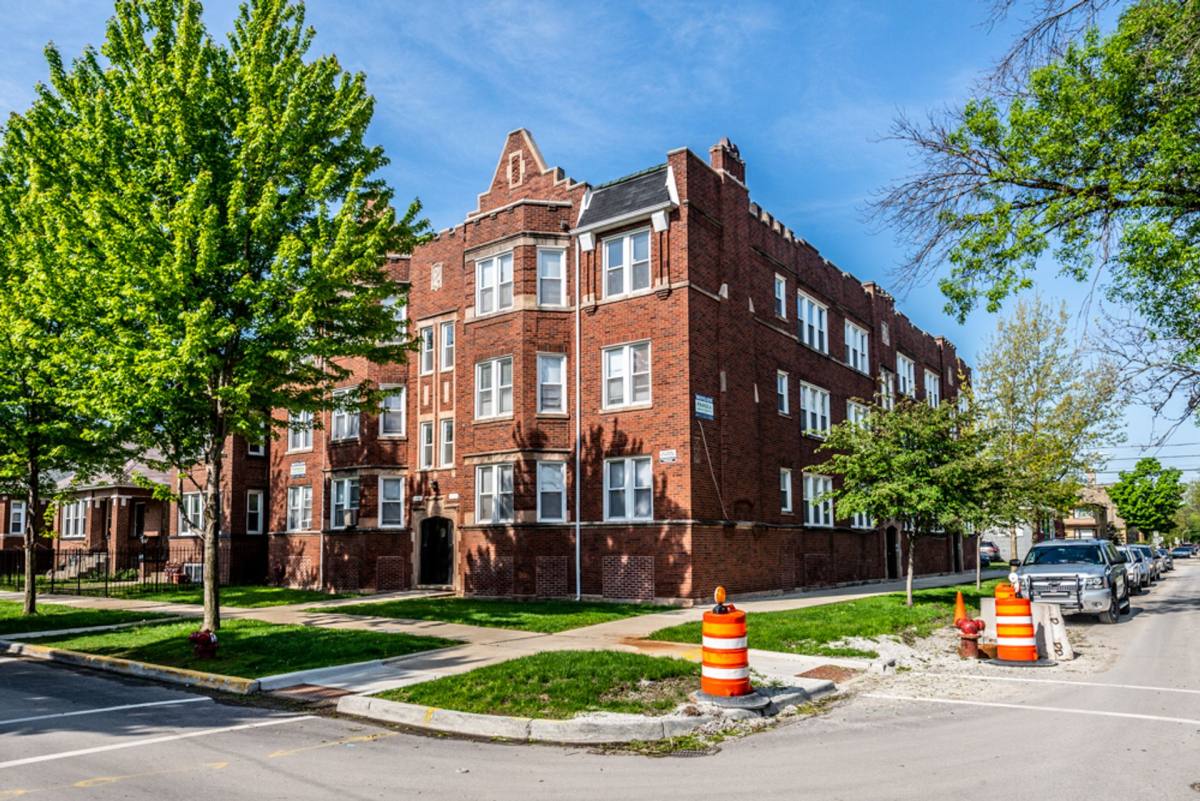 Apartment for rent at 6104 S Campbell Ave, Chicago, IL 60629