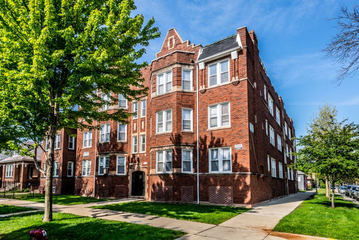 Apartment for rent at 6104 S Campbell Ave, Chicago, IL 60629