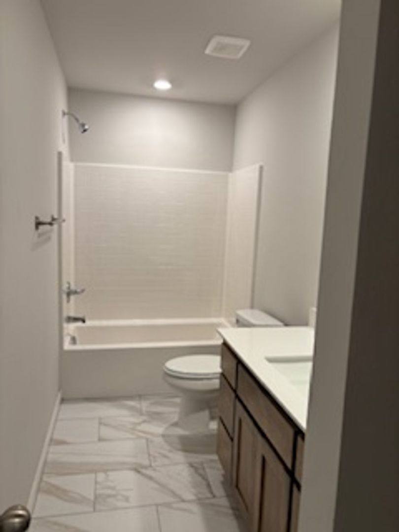 House for rent at 19509 Conway Dr, Edmond, OK 73012