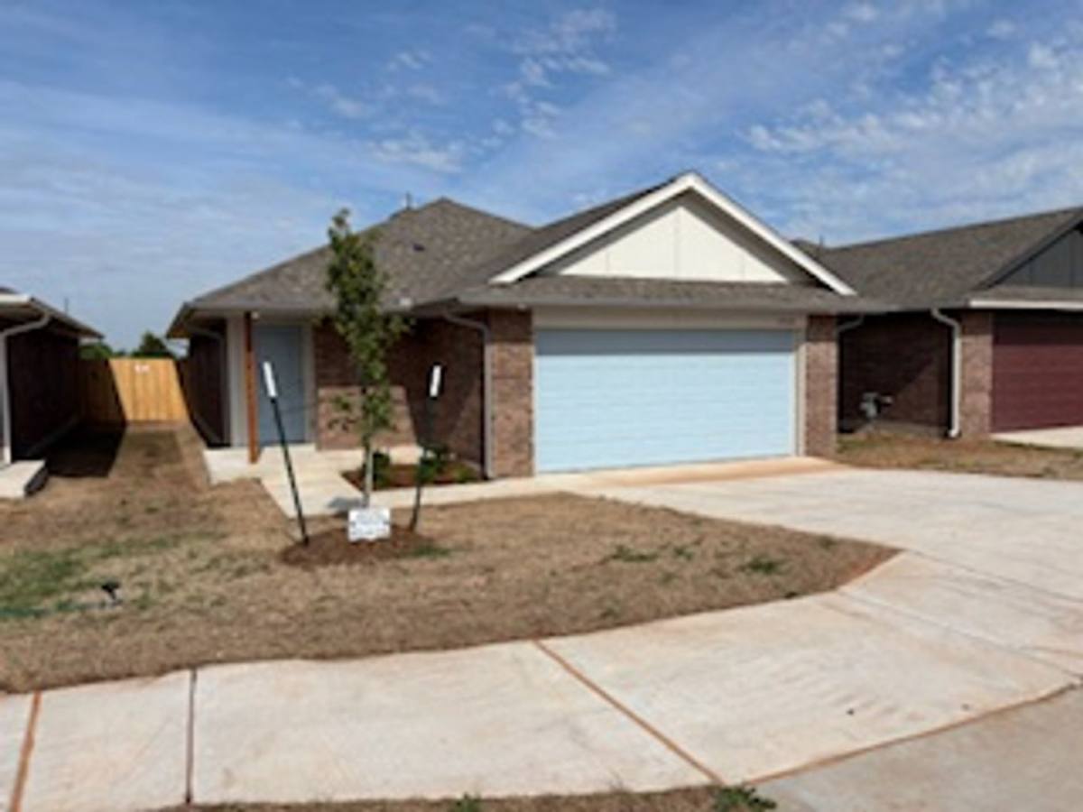 House for rent at 19509 Conway Dr, Edmond, OK 73012