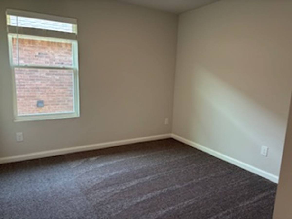 House for rent at 19509 Conway Dr, Edmond, OK 73012