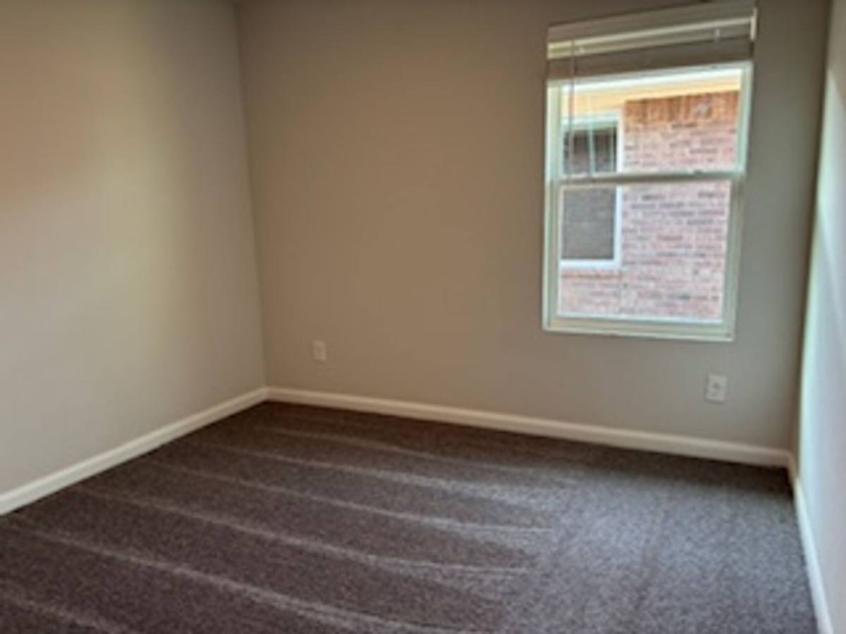 House for rent at 19509 Conway Dr, Edmond, OK 73012