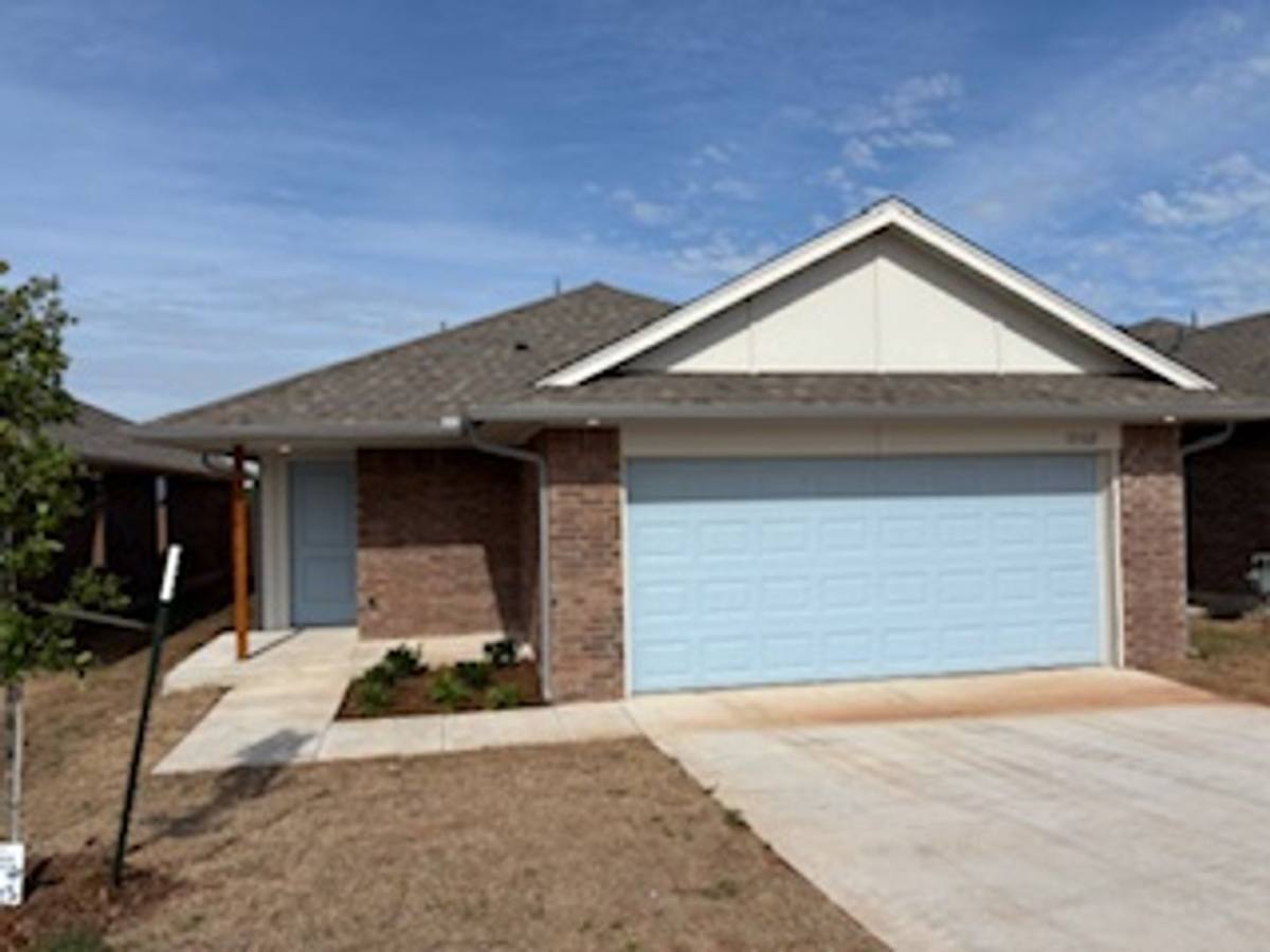 House for rent at 19509 Conway Dr, Edmond, OK 73012