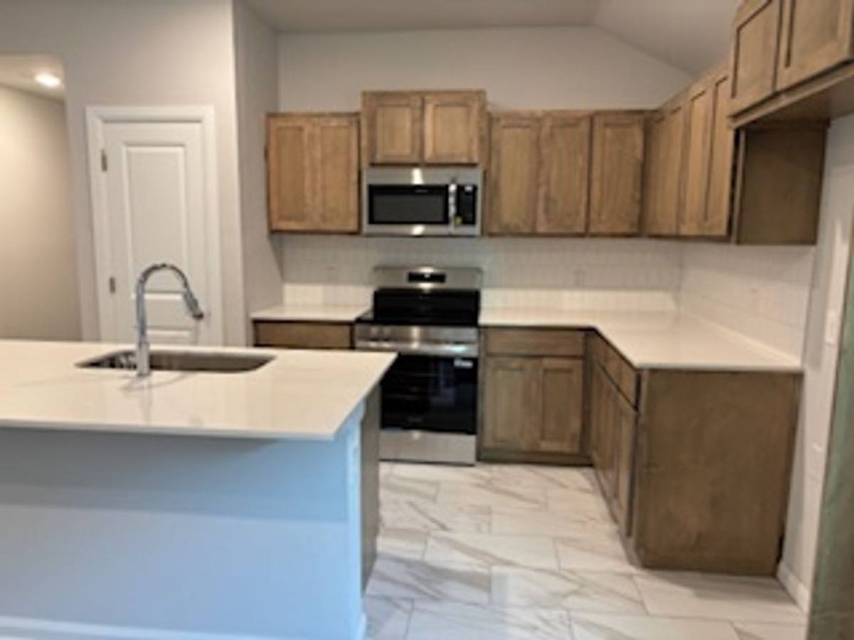 House for rent at 19509 Conway Dr, Edmond, OK 73012
