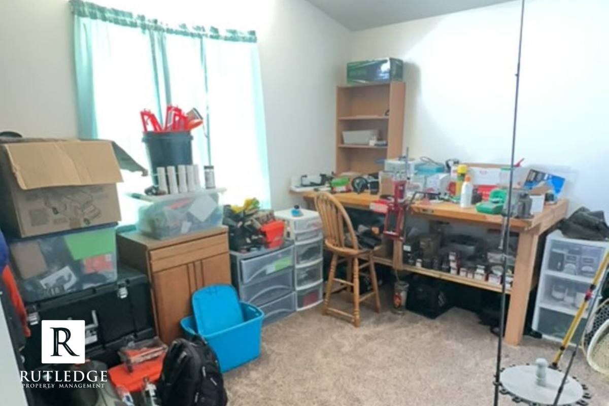 House for rent at 8062 25th St, White City, OR 97503