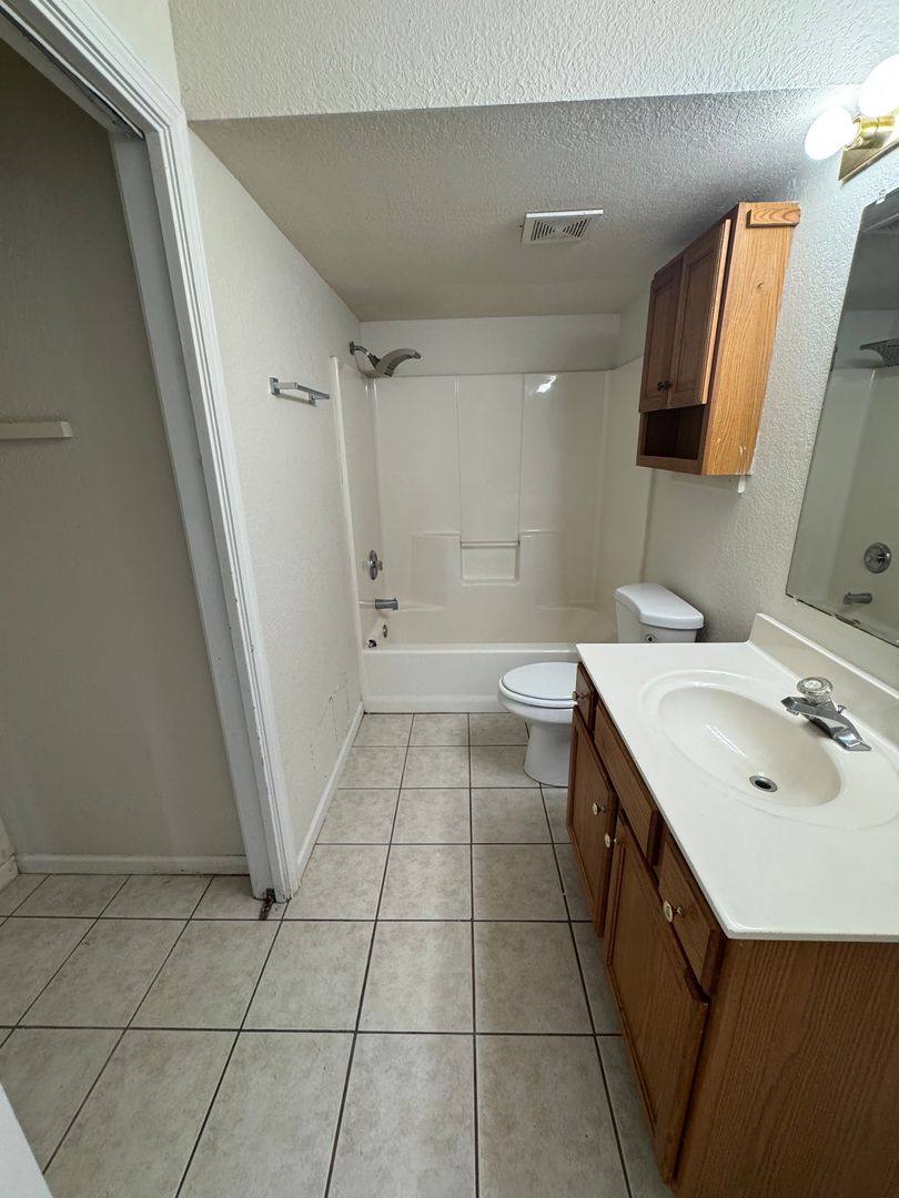 Apartment for rent at 2681-2683 E Oakbrook Dr, Columbia, MO 65202