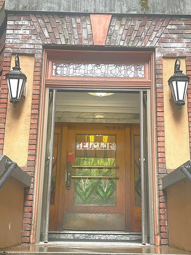 Apartment for rent at 711 SE 11th Ave, Portland, OR 97214