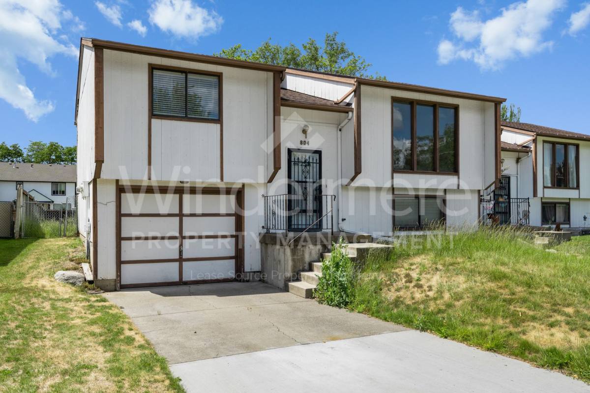 Apartment for rent at 802 S Calvin Rd, Veradale, WA 99037
