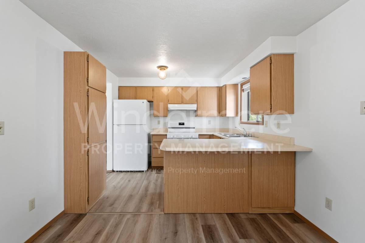 Apartment for rent at 802 S Calvin Rd, Veradale, WA 99037