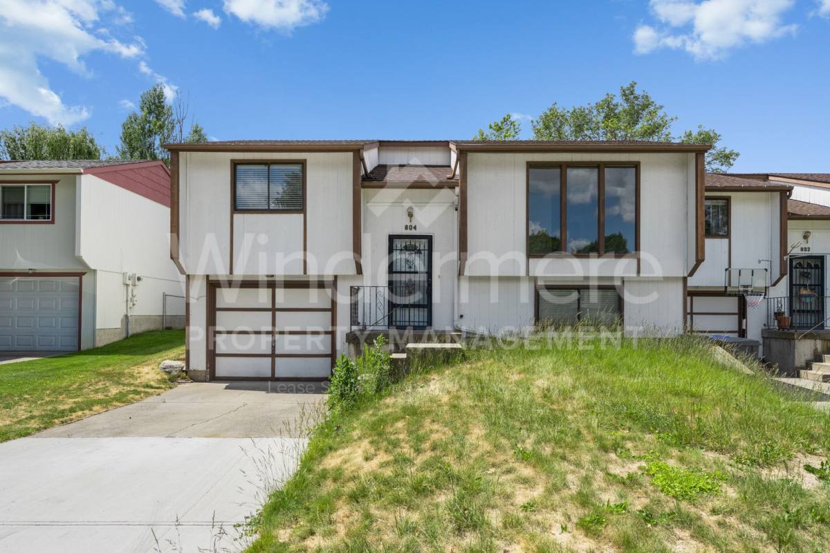 Apartment for rent at 802 S Calvin Rd, Veradale, WA 99037