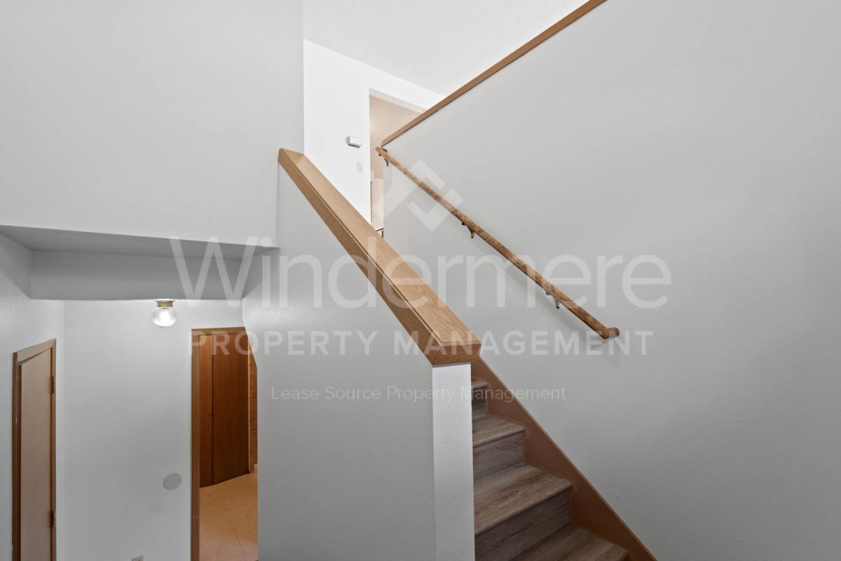 Apartment for rent at 802 S Calvin Rd, Veradale, WA 99037