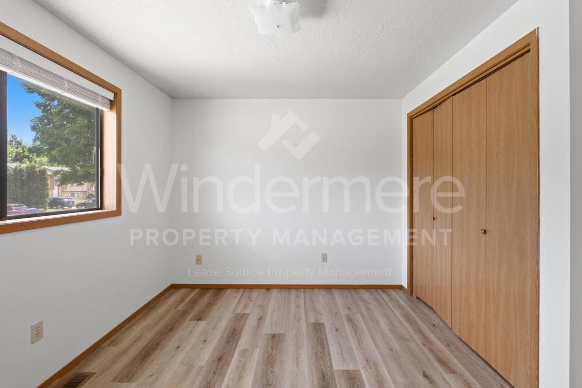 Apartment for rent at 802 S Calvin Rd, Veradale, WA 99037