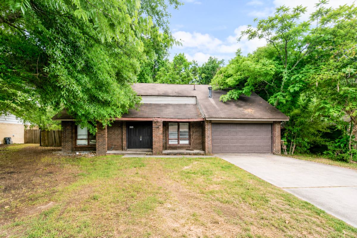 Townhouse for rent at 3325 Valley Bend Rd, Atlanta, GA 30349