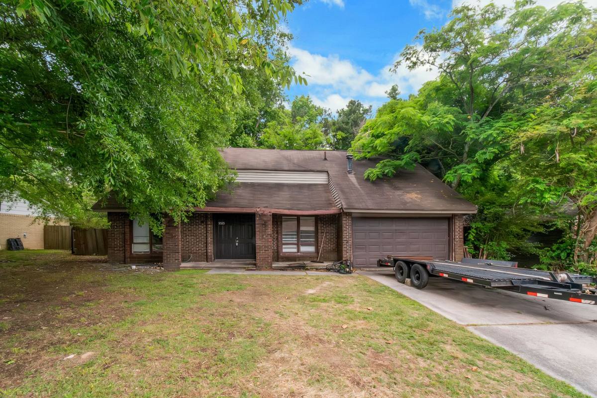 Townhouse for rent at 3325 Valley Bend Rd, Atlanta, GA 30349