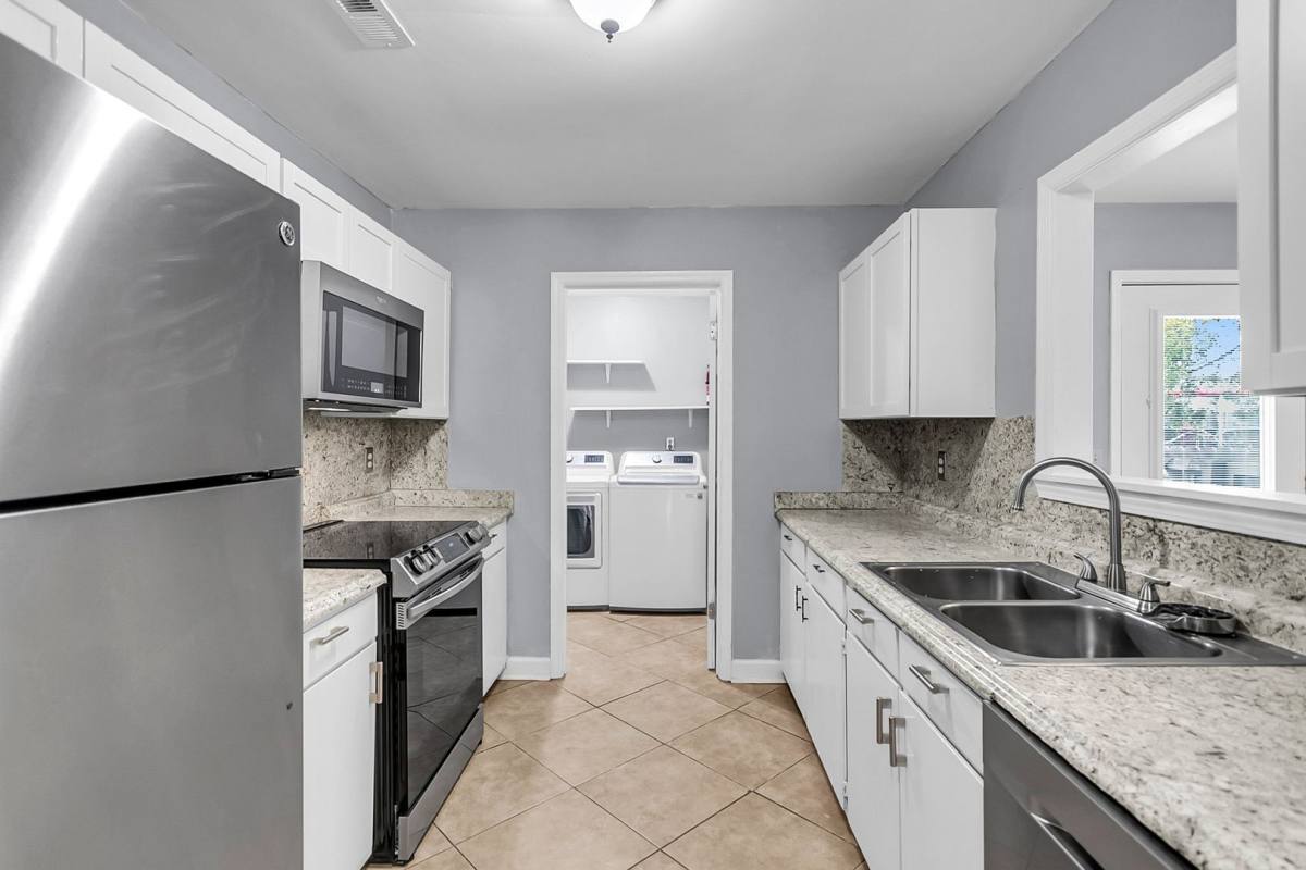 House for rent at 206 Pine Shadow Dr, Goose Creek, SC 29445