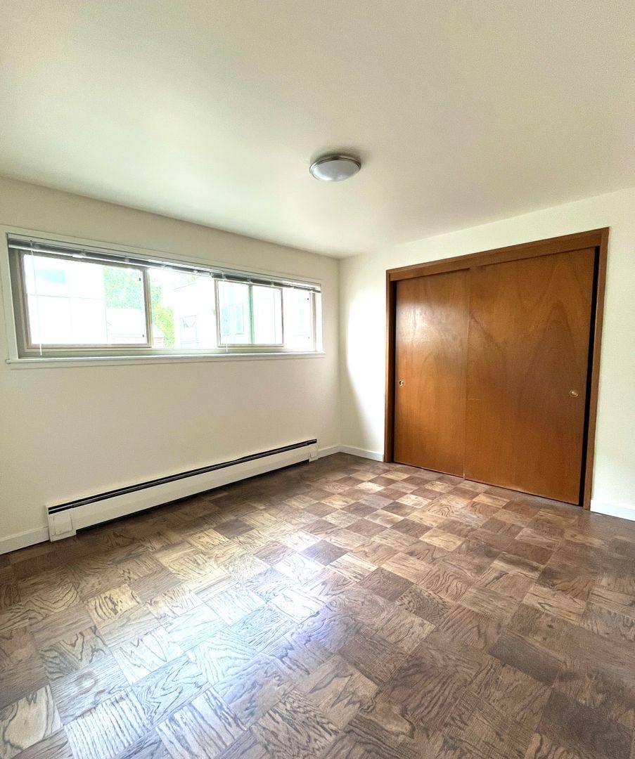 Apartment for rent at 1400 E Mercer St, Seattle, WA 98112