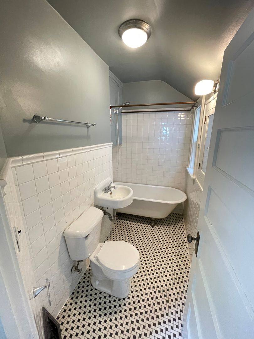Apartment for rent at 310 E 5th St, Duluth, MN 55805