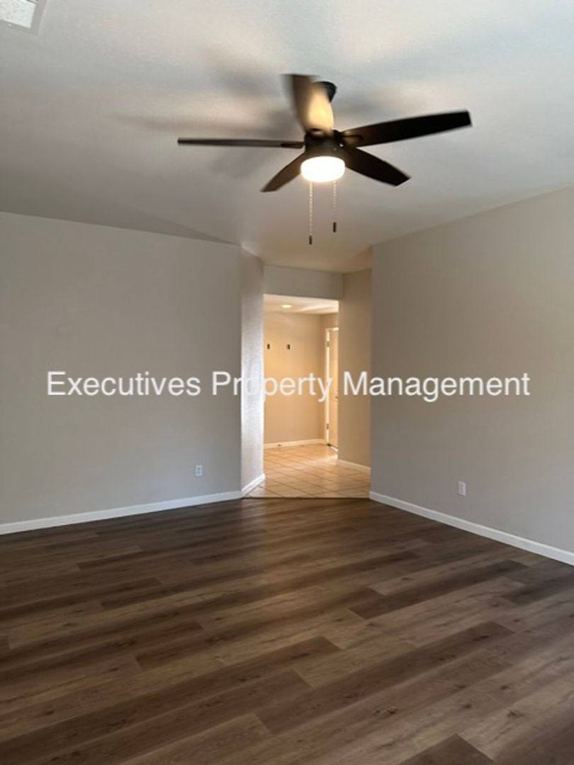 House for rent at 654 Gateway Dr, Merced, CA 95340