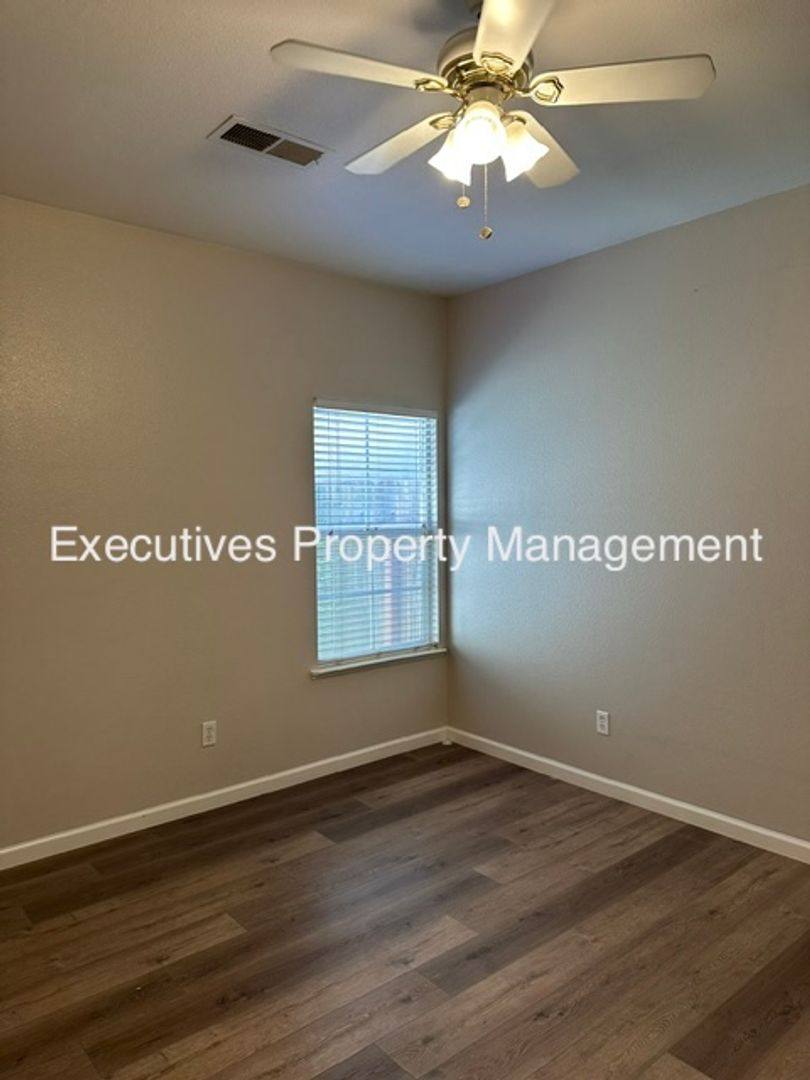 House for rent at 654 Gateway Dr, Merced, CA 95340