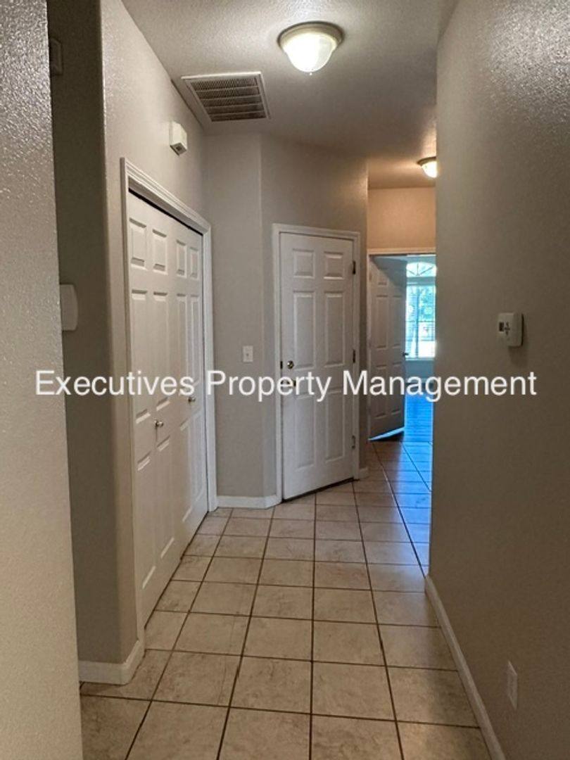 House for rent at 654 Gateway Dr, Merced, CA 95340