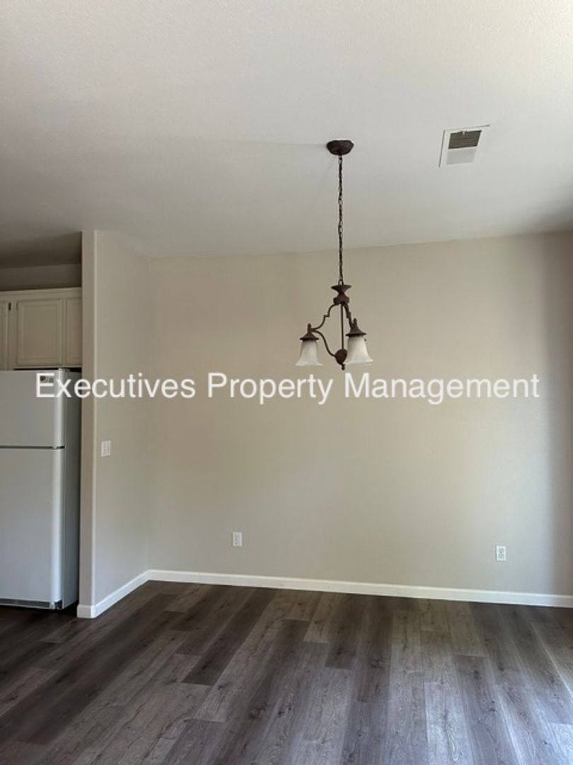House for rent at 654 Gateway Dr, Merced, CA 95340