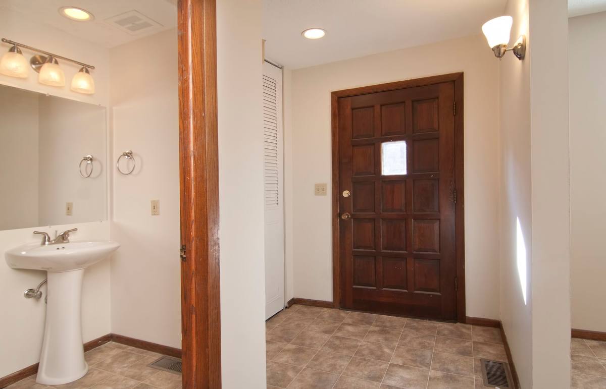 Apartment for rent at 5180 Lincoln Dr, Minneapolis, MN 55436