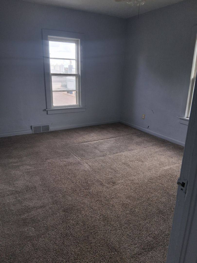 Townhouse for rent at 536 1st St E, Dickinson, ND 58601