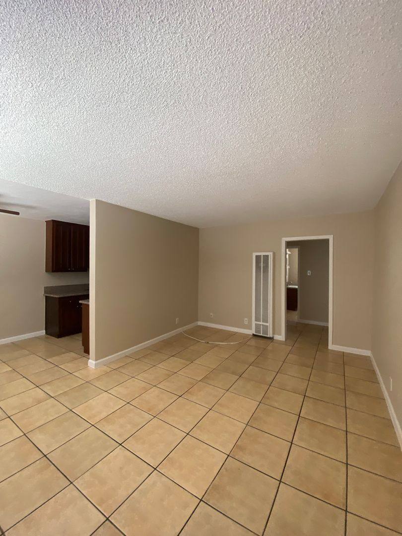 Apartment for rent at 6175 Linden Ave, Long Beach, CA 90805