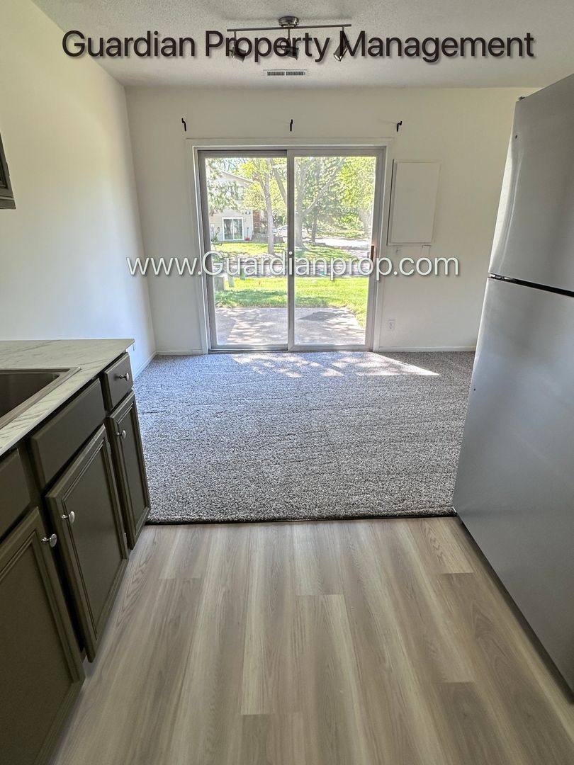 Townhouse for rent at 1808 Knox Dr, Burnsville, MN 55337