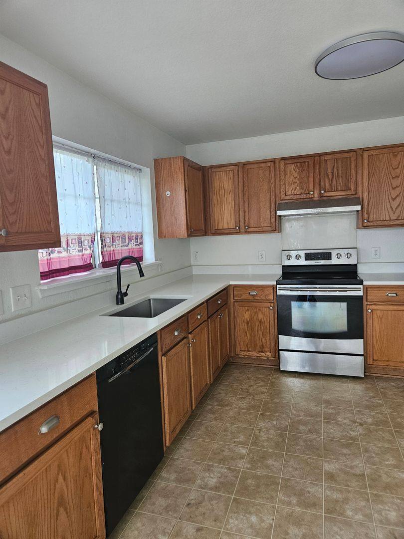 House for rent at 13400 Coomes Dr, Del Valle, TX 78617