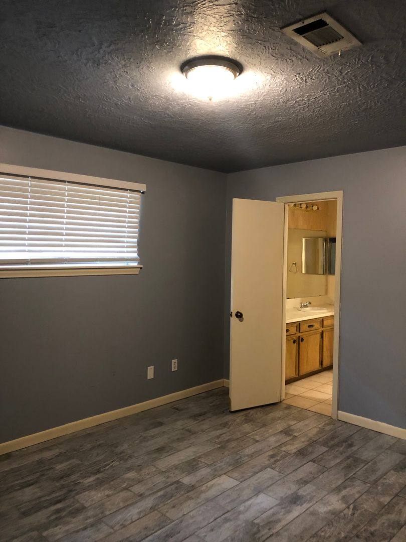 House for rent at 3006 Glen Court, Huntsville, TX 77340