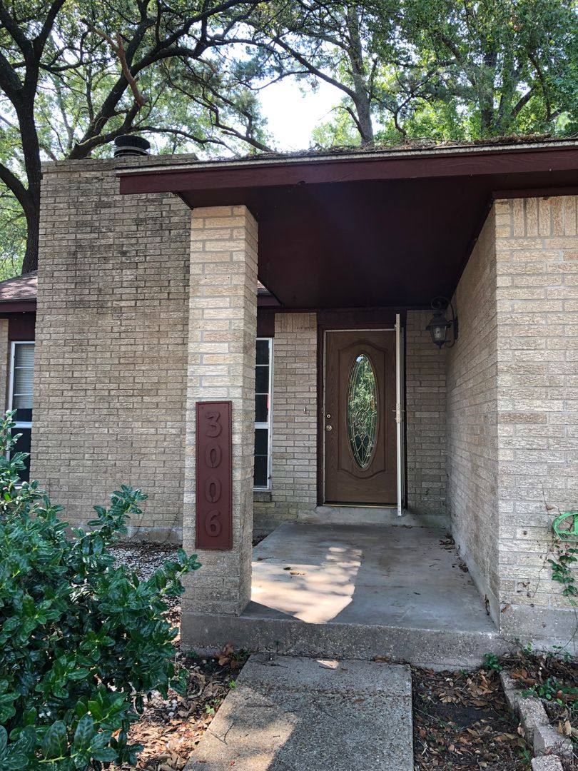 House for rent at 3006 Glen Court, Huntsville, TX 77340