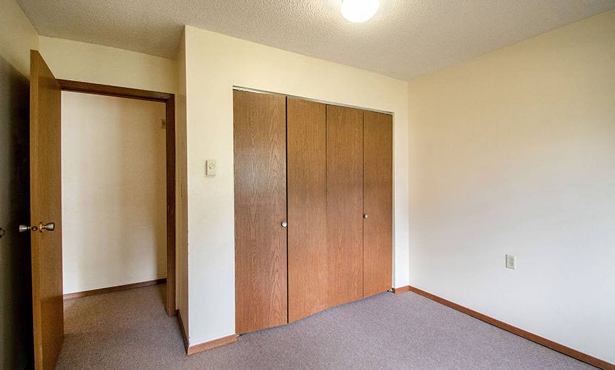 Apartment for rent at 108 110 204 206 Kansas Ave NW, Orange City, IA 51041