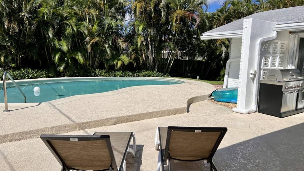 House for rent at 464 NW 11th St, Boca Raton, FL 33432