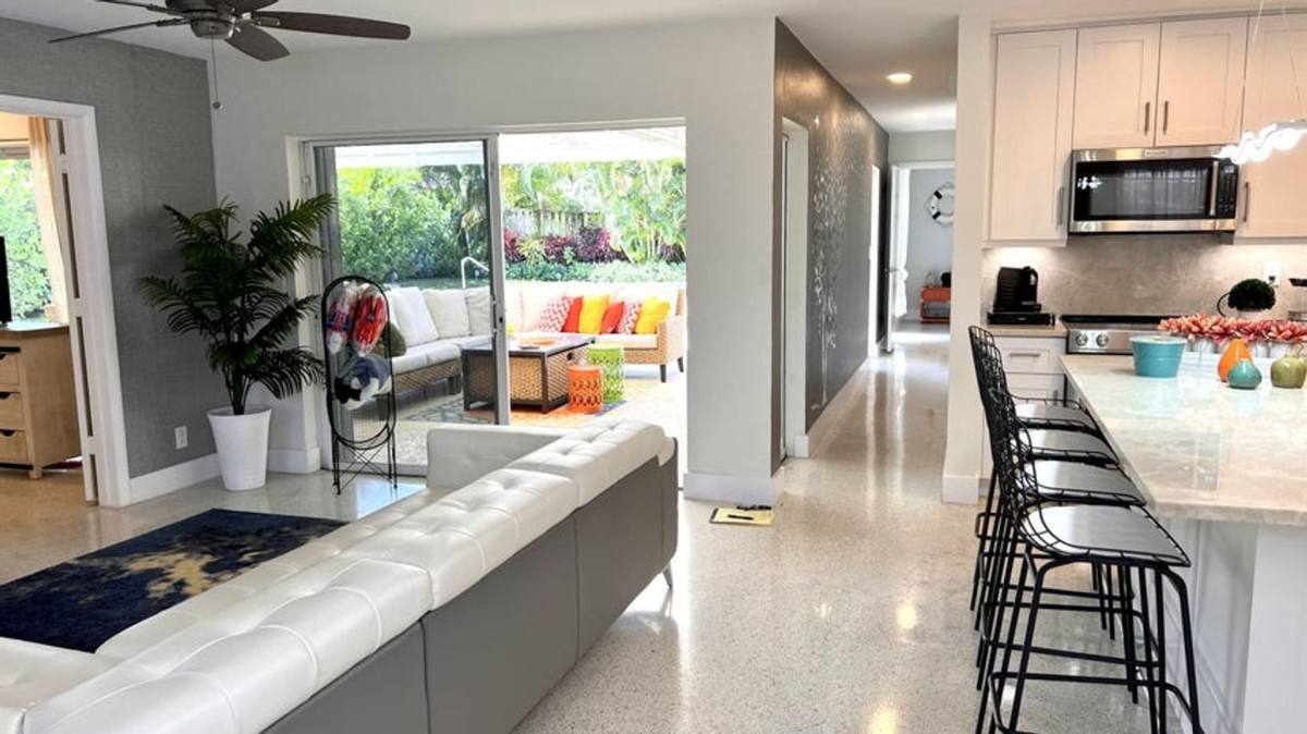 House for rent at 464 NW 11th St, Boca Raton, FL 33432