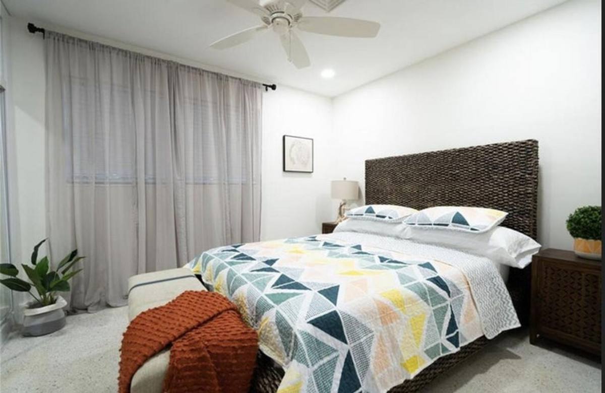 House for rent at 464 NW 11th St, Boca Raton, FL 33432