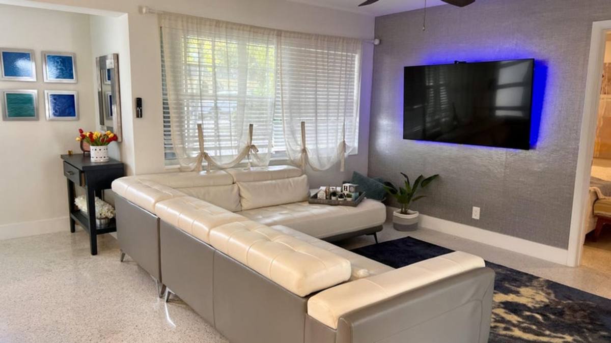 House for rent at 464 NW 11th St, Boca Raton, FL 33432