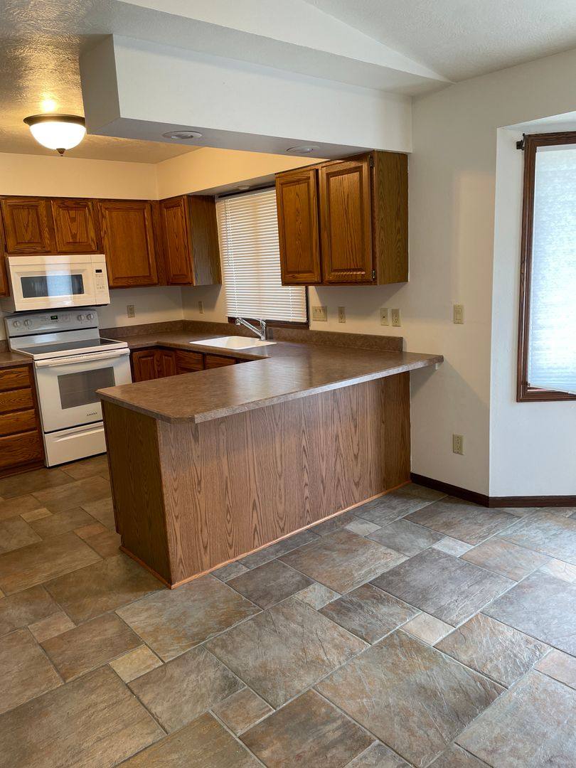 House for rent at 4401 E Oak St, Sioux Falls, SD 57103