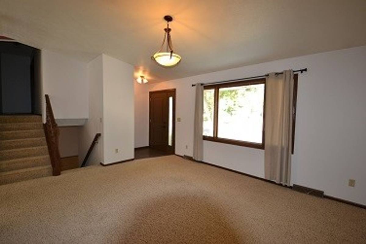 House for rent at 4401 E Oak St, Sioux Falls, SD 57103